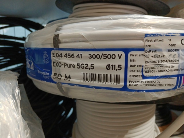 889158-7 Lot with Electric Cable