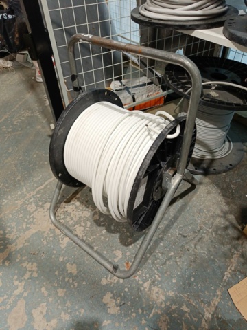 889158-10 Lot with Electric Cable