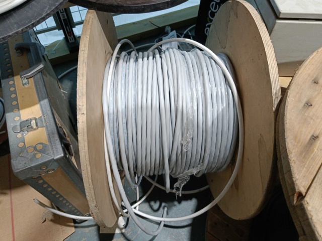 889158-29 Lot with Electric Cable