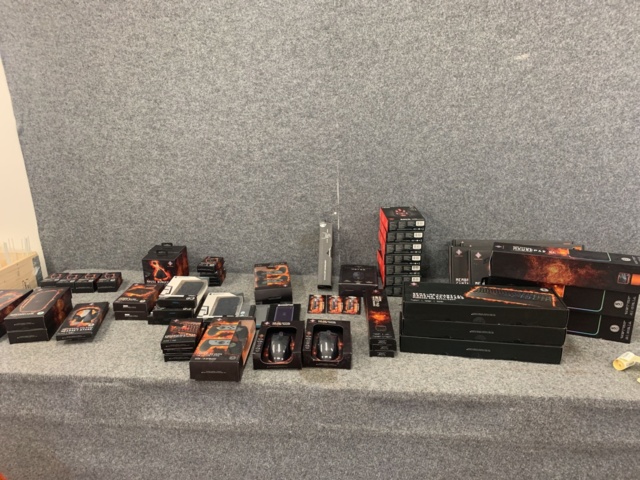 916666-1 Gaming equipment, powerbank, mice, controllers etc.