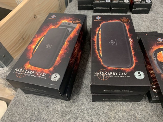 916666-2 Gaming equipment, powerbank, mice, controllers etc.