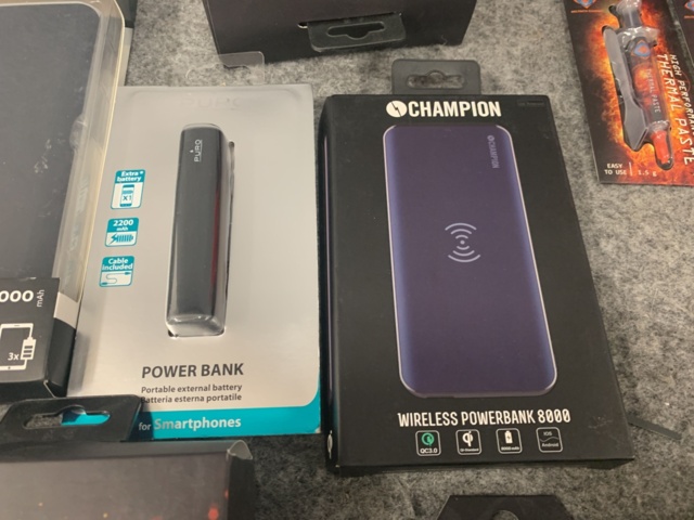 916666-10 Gaming equipment, powerbank, mice, controllers etc.