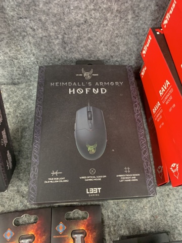916666-14 Gaming equipment, powerbank, mice, controllers etc.