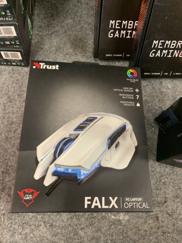 916666-20 Gaming equipment, powerbank, mice, controllers etc.