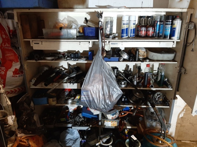 868446-10 Large collection with various hand tools & tools