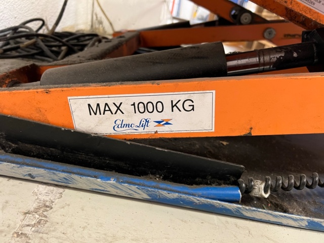895718-9 Lifting table Edmo Lift 1000 Kg