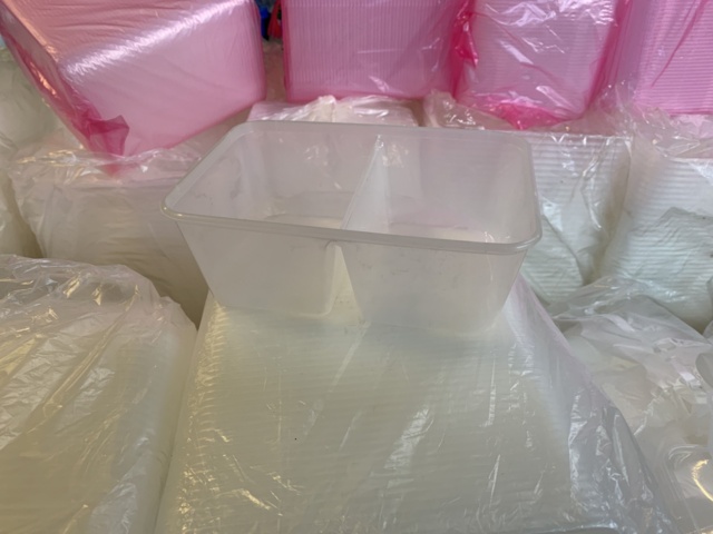 777520-2 1 stool lunch boxes and lids. See info for number