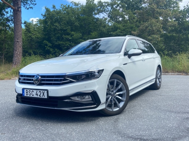 805758-1 Volkswagen Passat Sportscombi 2.0 TDI SCR BlueMotion 4Motion - 2022