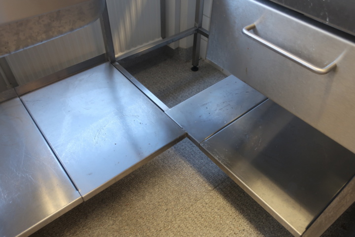 925313-6 L-shaped stainless steel bench with hob and mixer
