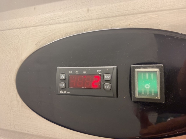 912539-2 Refrigerator Tefcold RK710