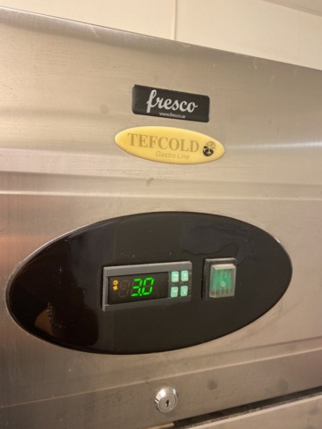 912536-2 Refrigerator Tefcold RK710