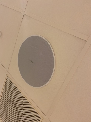 912529-5 Bose FreeSpace amplifier with 9 Bose speakers