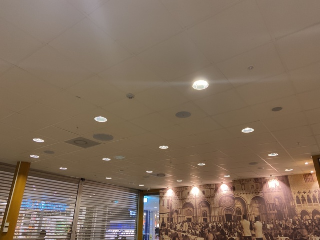 912529-7 Bose FreeSpace amplifier with 9 Bose speakers