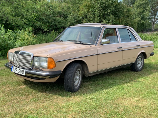 925657-1 Mercedes-Benz 200 -1983
