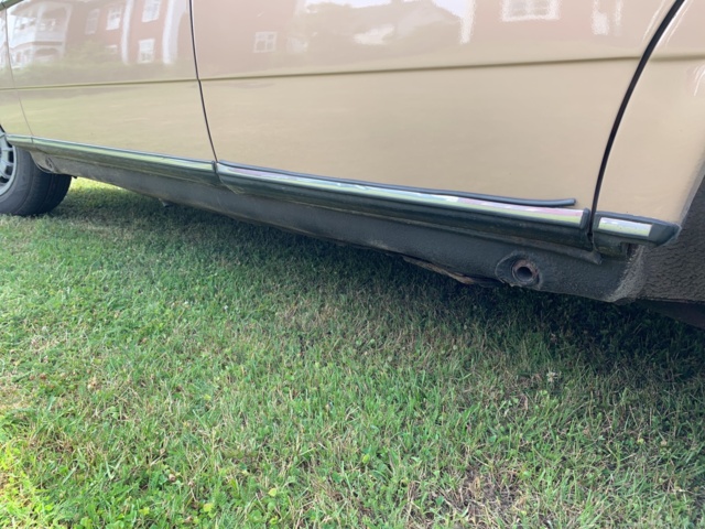 925657-12 Mercedes-Benz 200 -1983