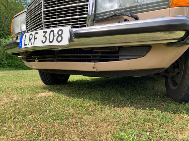 925657-17 Mercedes-Benz 200 -1983