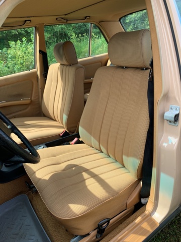 925657-34 Mercedes-Benz 200 -1983