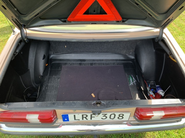 925657-45 Mercedes-Benz 200 -1983