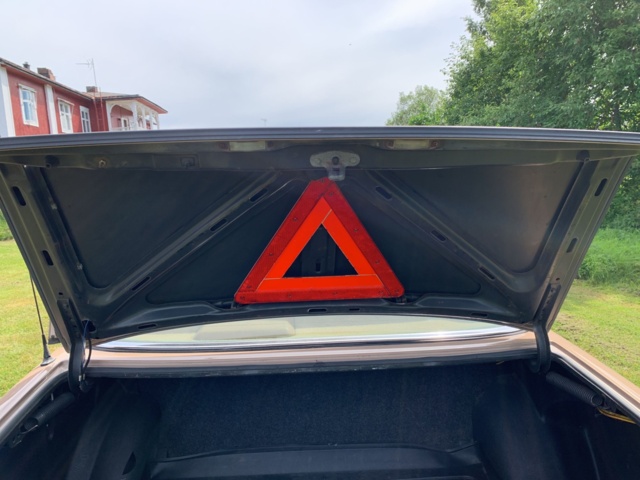 925657-46 Mercedes-Benz 200 -1983