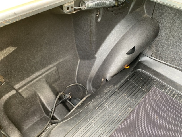 925657-47 Mercedes-Benz 200 -1983