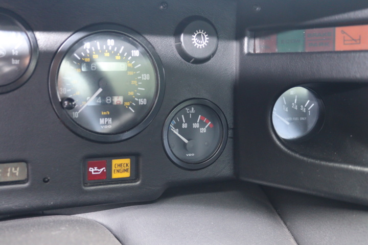 925693-32 Lotus Esprit SE 2.2 Turbo - 1989