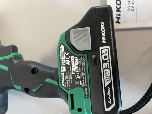 882426-7 Drill screwdriver Hikoki DS 18DBSL, battery charger, and batteries 2 pcs