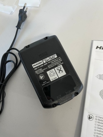882426-10 Drill screwdriver Hikoki DS 18DBSL, battery charger, and batteries 2 pcs