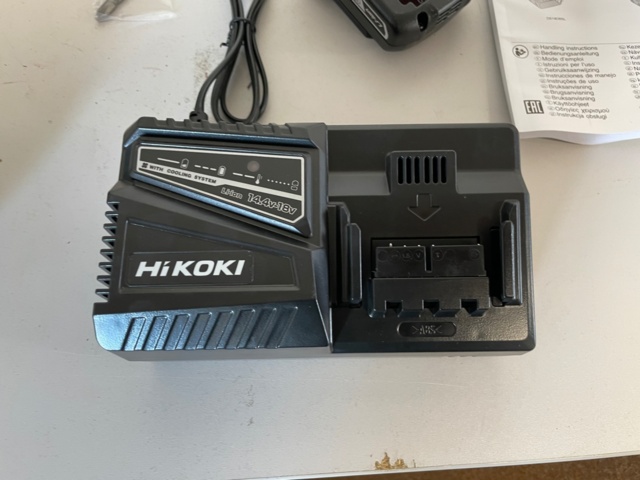 882426-12 Drill screwdriver Hikoki DS 18DBSL, battery charger, and batteries 2 pcs