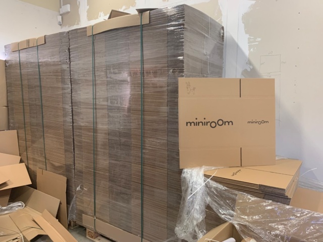 824761-1 1 pallet and about 150 extra cartons print Miniroom
