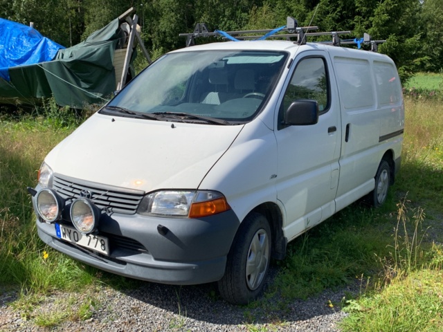 925658-1 Toyota HiAce Van 2.5 Diesel -2005 (102hp, 12504km)