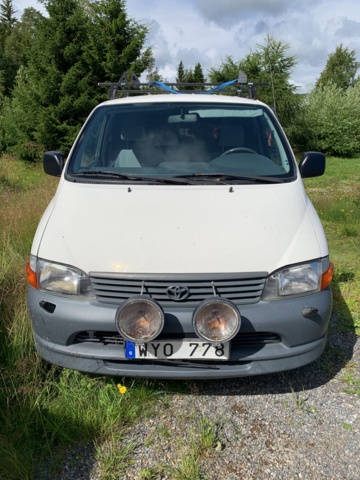 925658-2 Toyota HiAce Van 2.5 Diesel -2005 (102hp, 12504km)