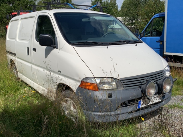 925658-3 Toyota HiAce Van 2.5 Diesel -2005 (102hp, 12504km)