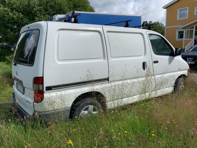 925658-5 Toyota HiAce Van 2.5 Diesel -2005 (102hp, 12504km)