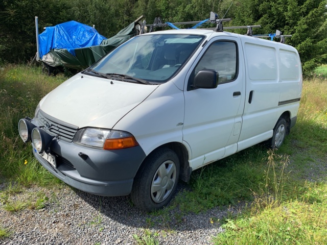 925658-9 Toyota HiAce Van 2.5 Diesel -2005 (102hp, 12504km)