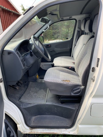 925658-23 Toyota HiAce Van 2.5 Diesel -2005 (102hp, 12504km)