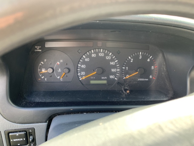 925658-26 Toyota HiAce Van 2.5 Diesel -2005 (102hp, 12504km)