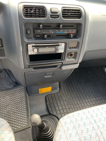 925658-27 Toyota HiAce Van 2.5 Diesel -2005 (102hp, 12504km)