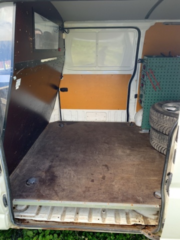 925658-30 Toyota HiAce Van 2.5 Diesel -2005 (102hp, 12504km)