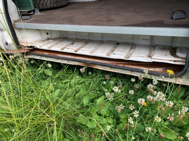 925658-34 Toyota HiAce Van 2.5 Diesel -2005 (102hp, 12504km)