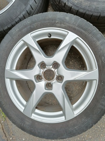 887523-11 4st Audi fälgar med sommardäck