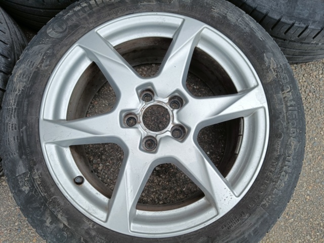 887523-12 4st Audi fälgar med sommardäck