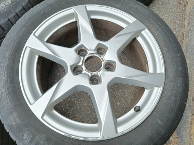 887523-16 4st Audi fälgar med sommardäck