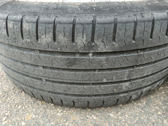 887523-17 4st Audi fälgar med sommardäck