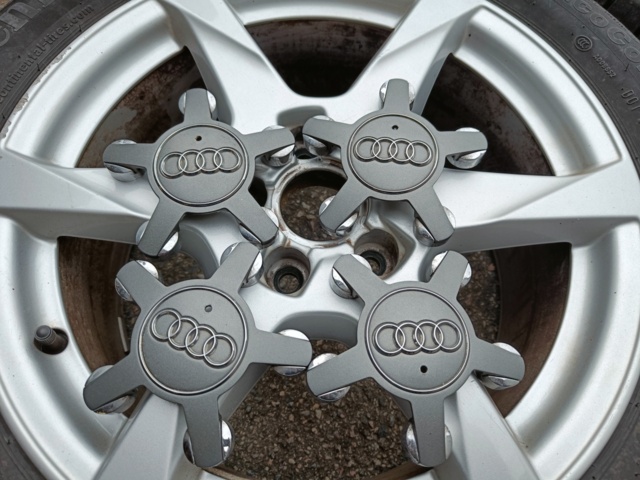 887523-21 4st Audi fälgar med sommardäck