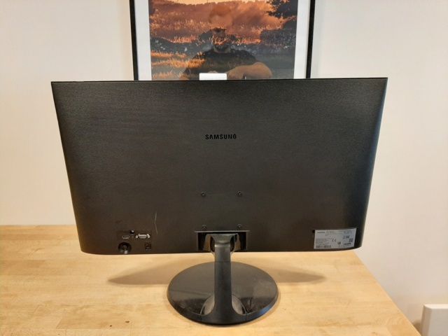 805202-2 Monitor 27 "- Samsung S27F350FHU