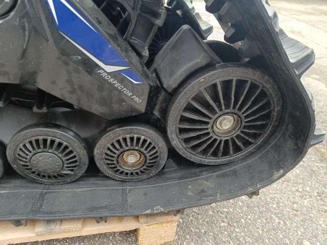 889181-16 Track set Polaris Prospector PRO