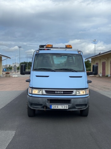912548-2 Iveco Daily 3.0 HPT with crane and long bed -2006
