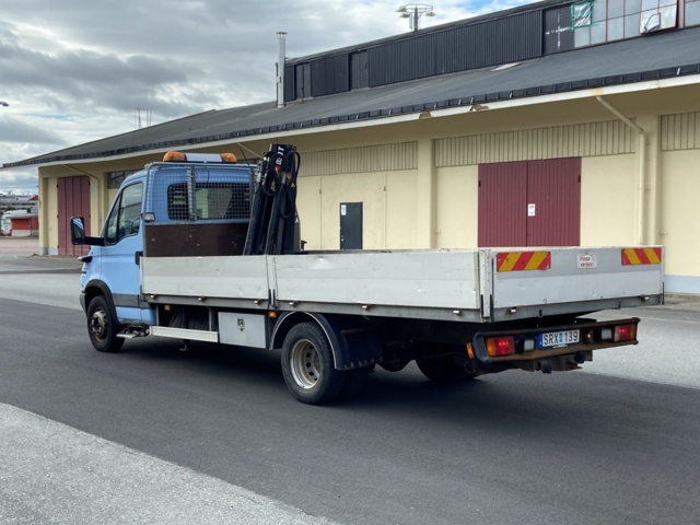 912548-7 Iveco Daily 3.0 HPT with crane and long bed -2006
