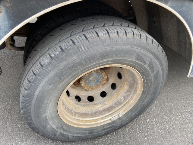 912548-22 Iveco Daily 3.0 HPT with crane and long bed -2006