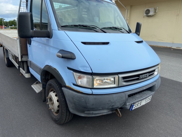 912548-13 Iveco Daily 3.0 HPT with crane and long bed -2006